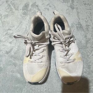 Nike Women's metcon flyknit 3 white training AR65623 110 sneakers . Size 8